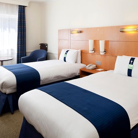 Holiday Inn Guildford By Ihg Ngoại thất bức ảnh