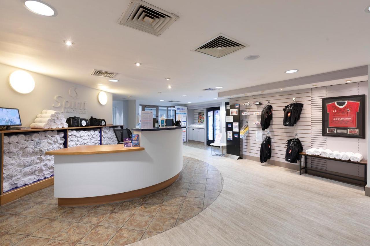 Holiday Inn Guildford By Ihg Ngoại thất bức ảnh