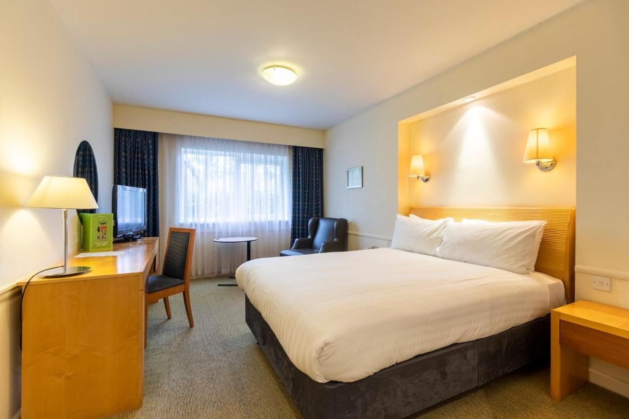 Holiday Inn Guildford By Ihg Ngoại thất bức ảnh