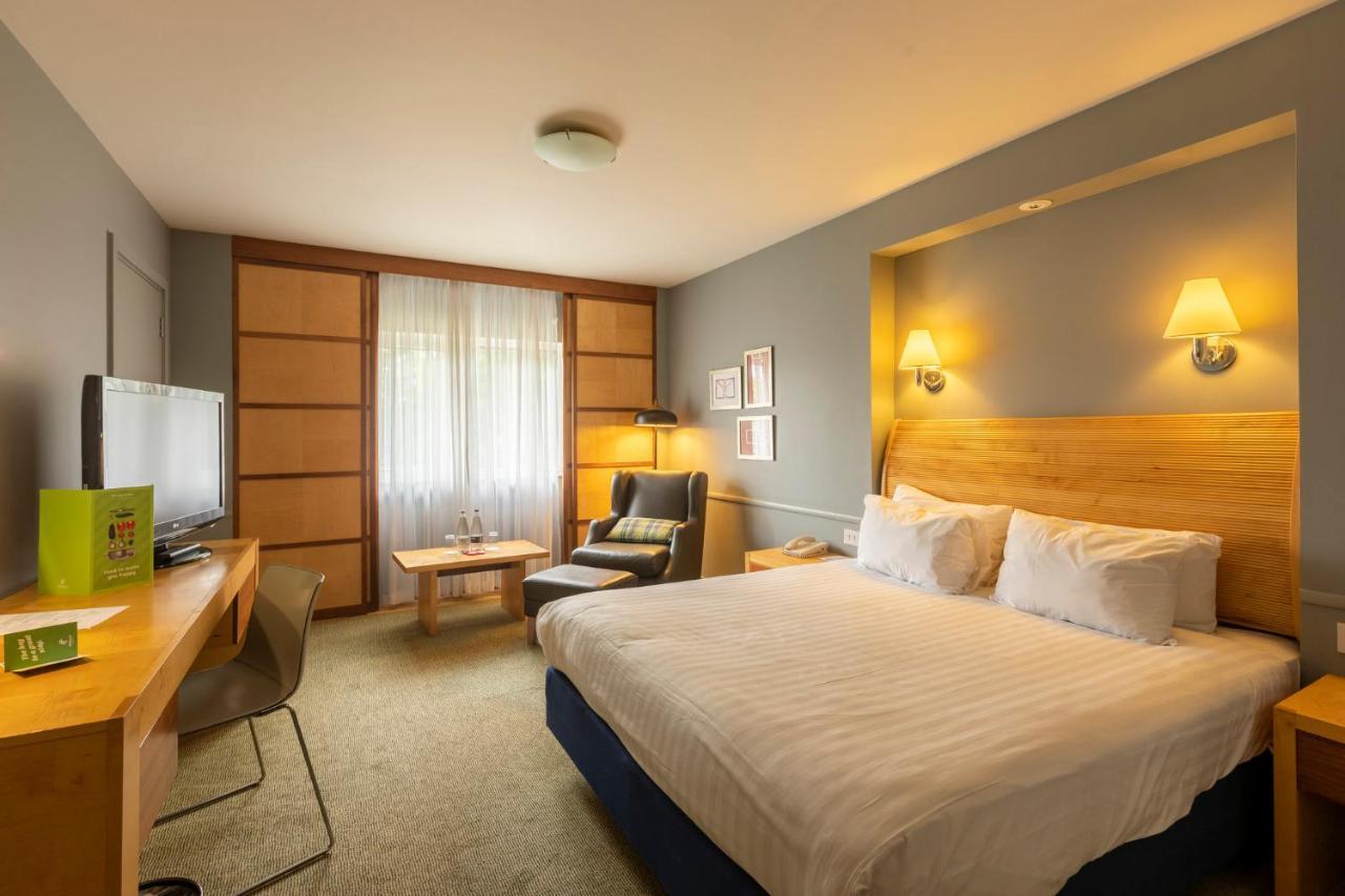 Holiday Inn Guildford By Ihg Ngoại thất bức ảnh
