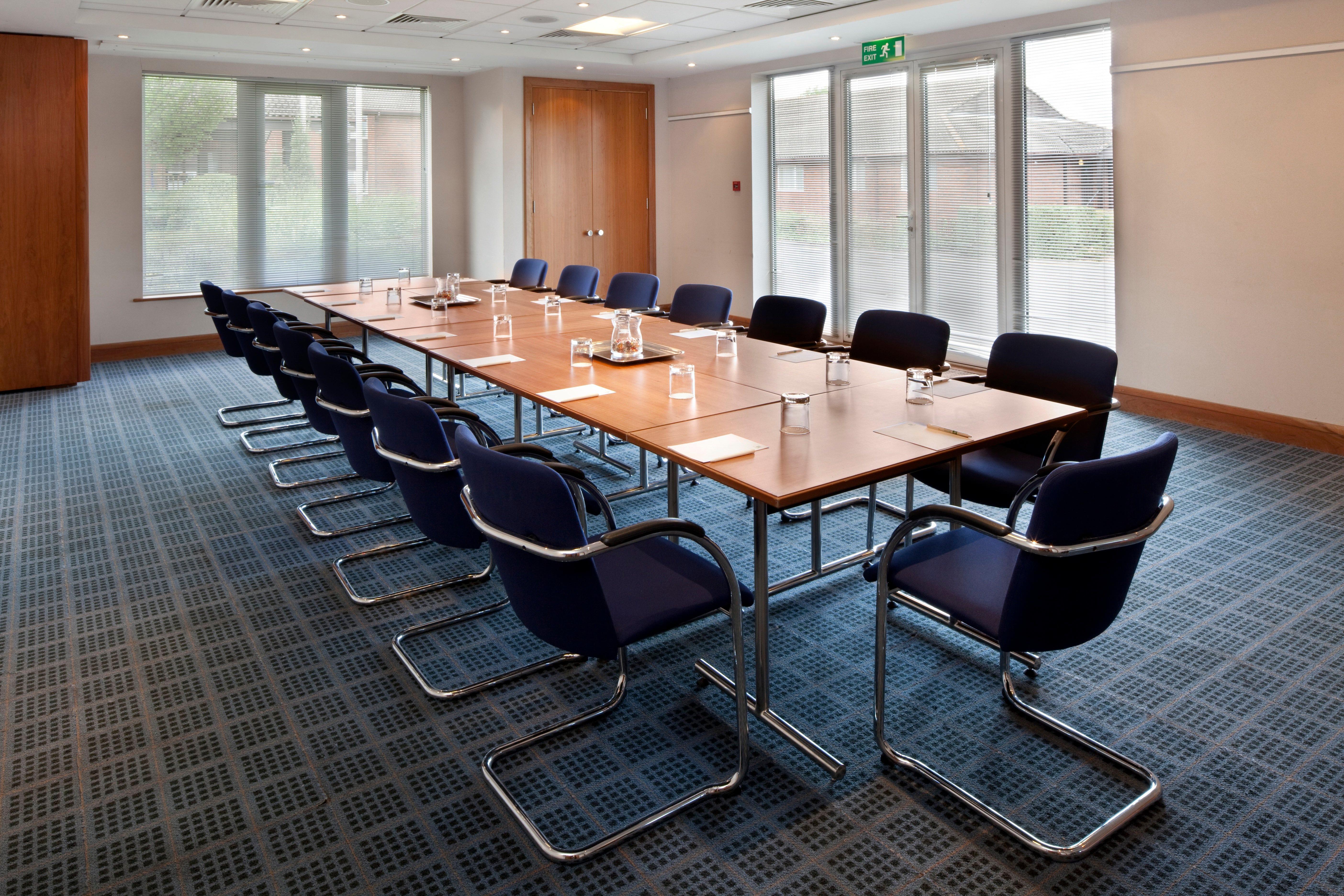 Holiday Inn Guildford By Ihg Ngoại thất bức ảnh