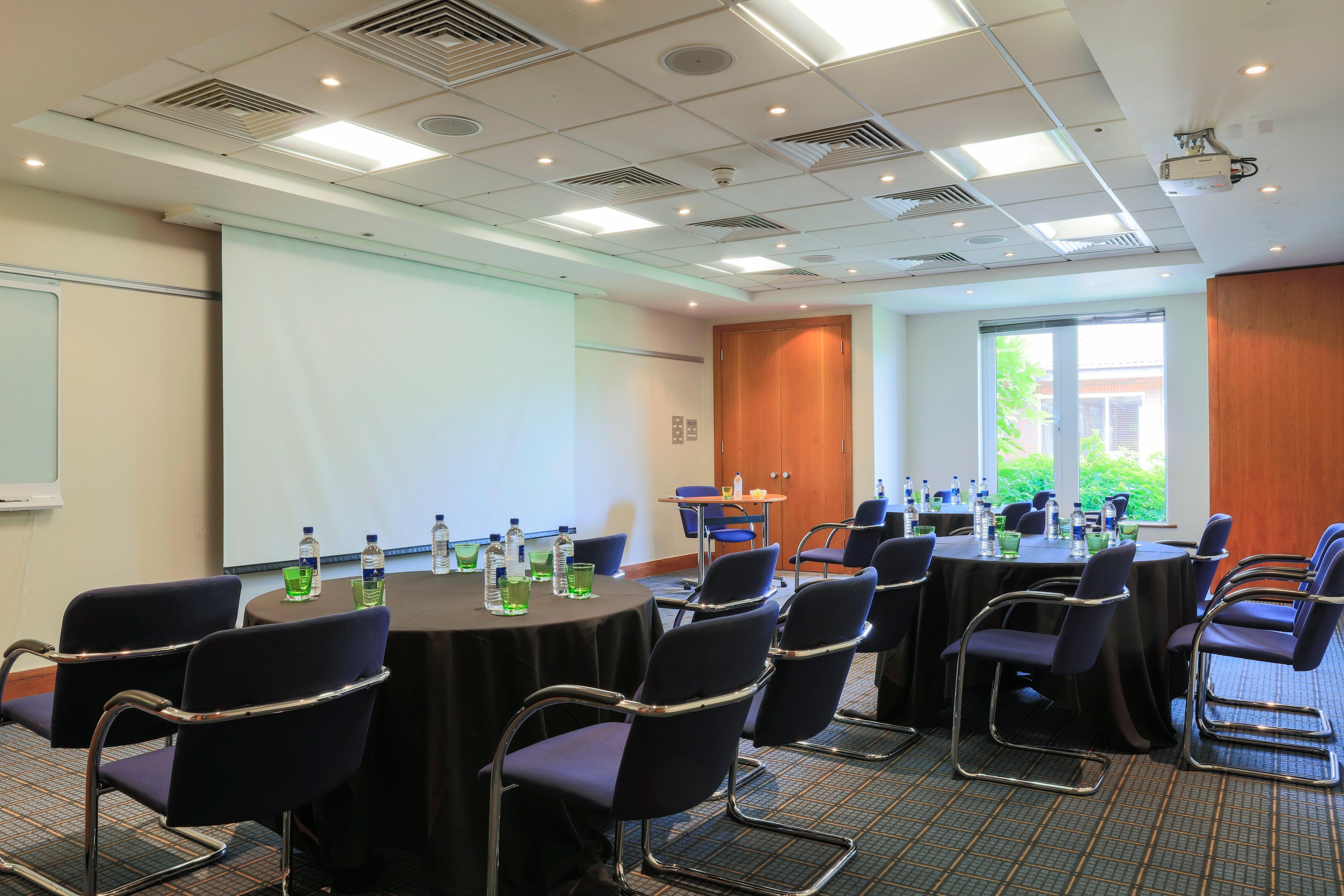 Holiday Inn Guildford By Ihg Ngoại thất bức ảnh