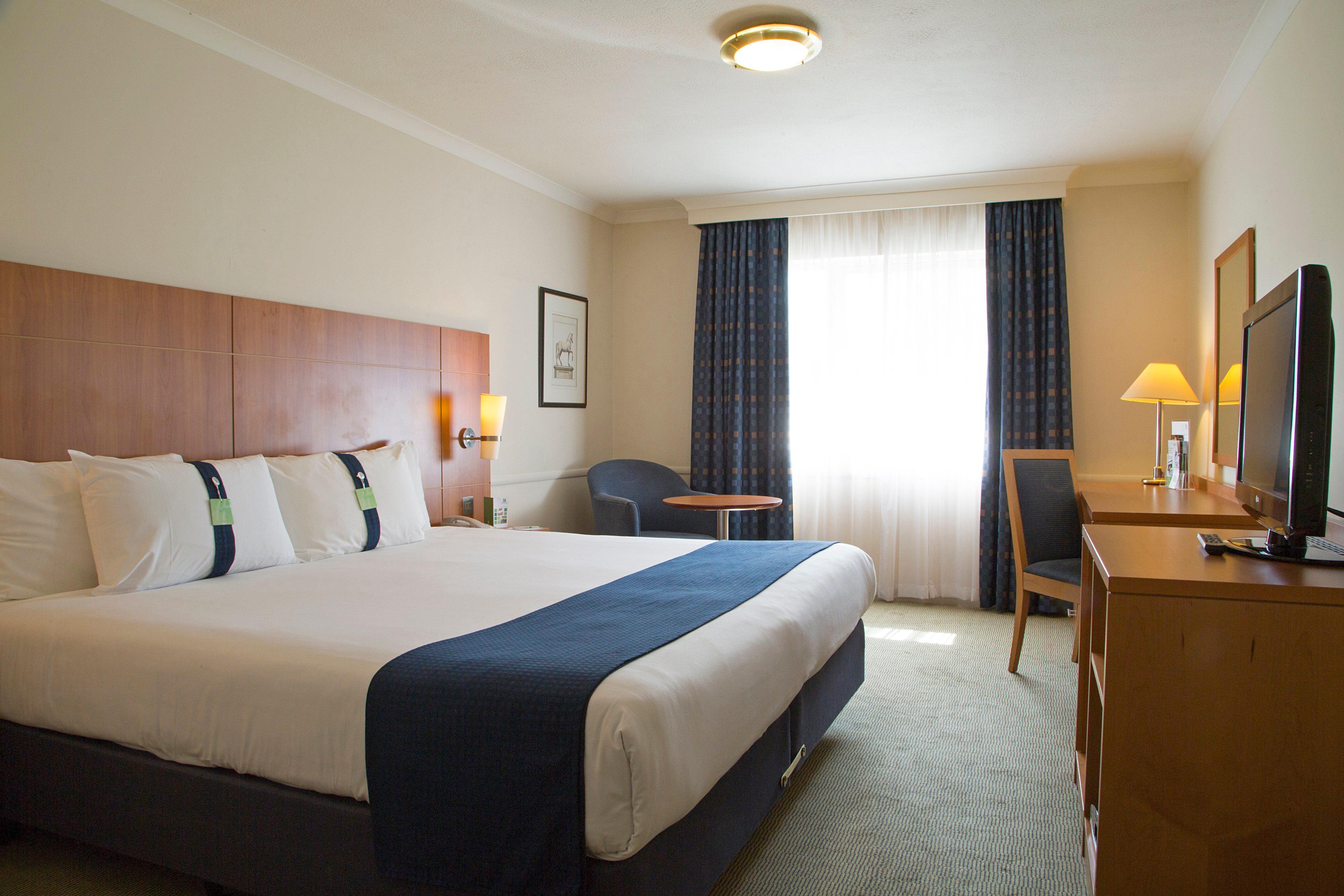 Holiday Inn Guildford By Ihg Ngoại thất bức ảnh
