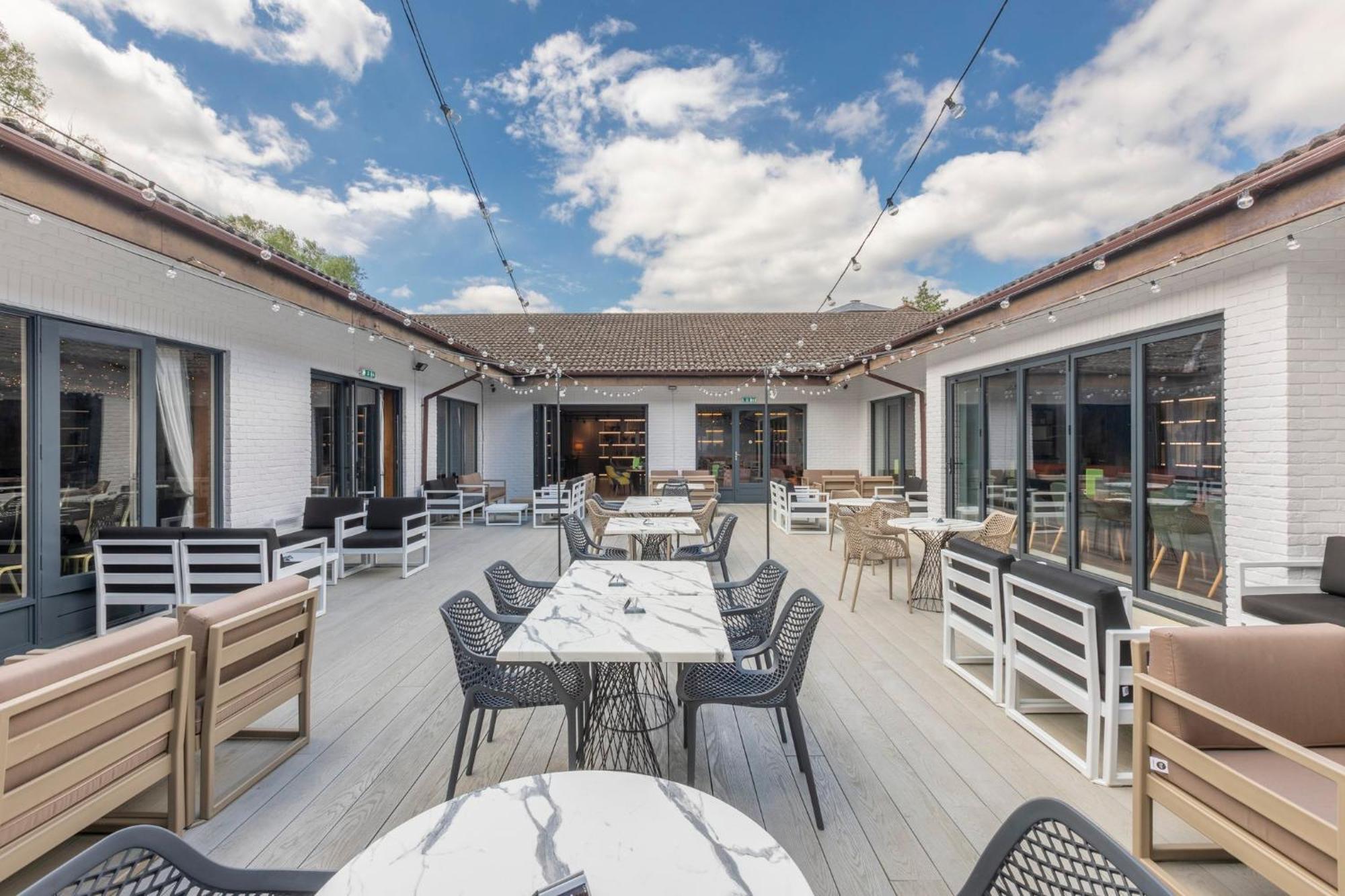 Holiday Inn Guildford By Ihg Ngoại thất bức ảnh