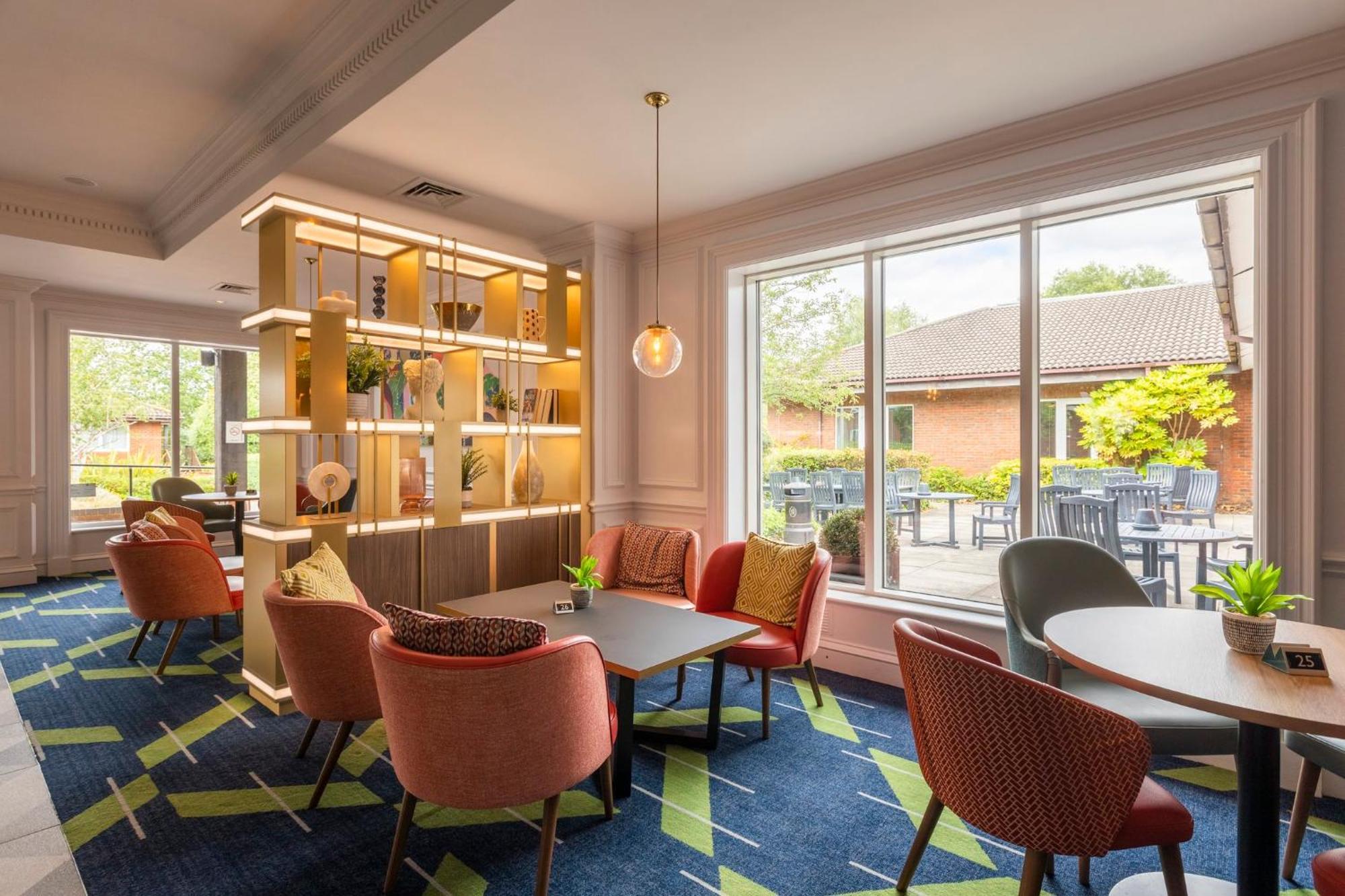 Holiday Inn Guildford By Ihg Ngoại thất bức ảnh
