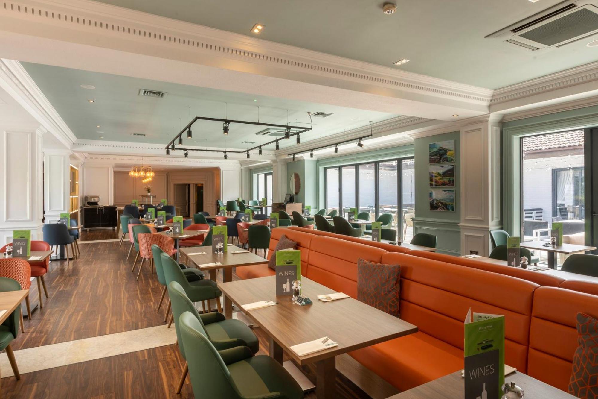 Holiday Inn Guildford By Ihg Ngoại thất bức ảnh